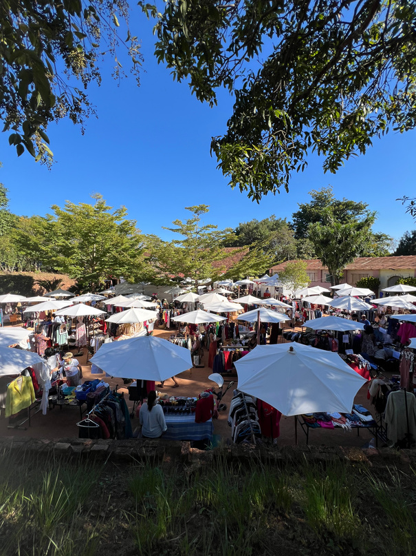 Vue d’une précédente édition du Vide-Grenier by Vid’eo