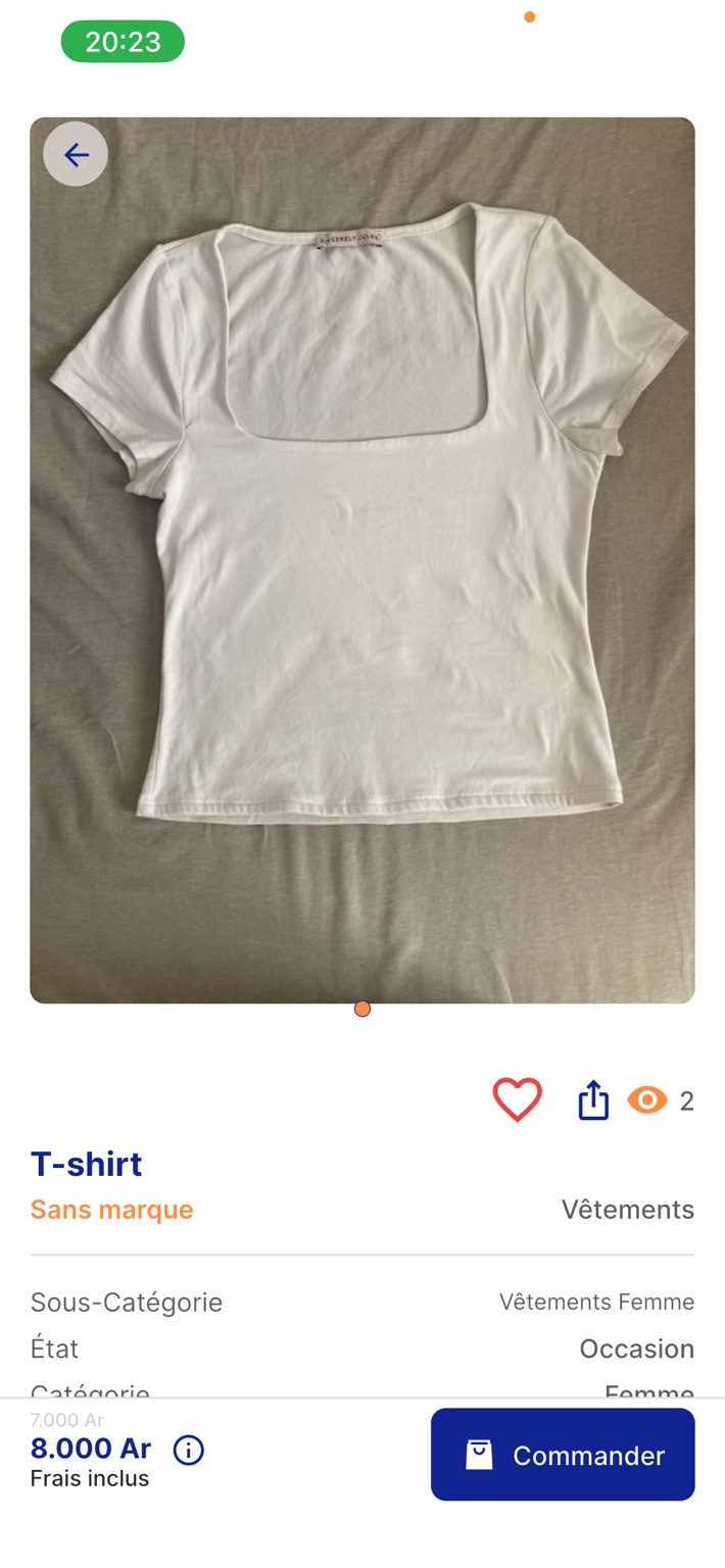 Fiche d’un t-shirt de seconde main dans Vid’eo, avec son prix et le bouton Commander